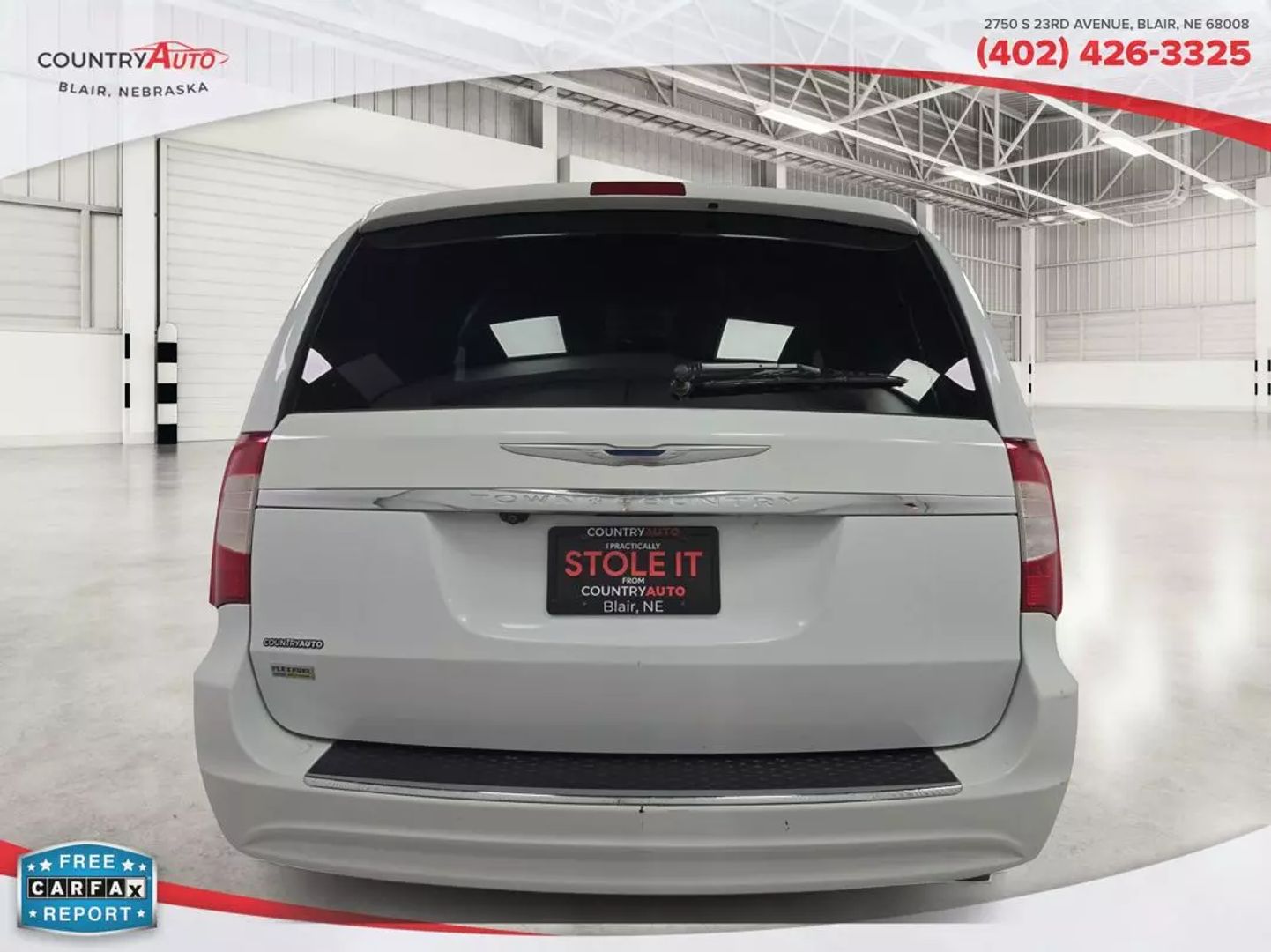 2015 Chrysler Town & Country - Image 4