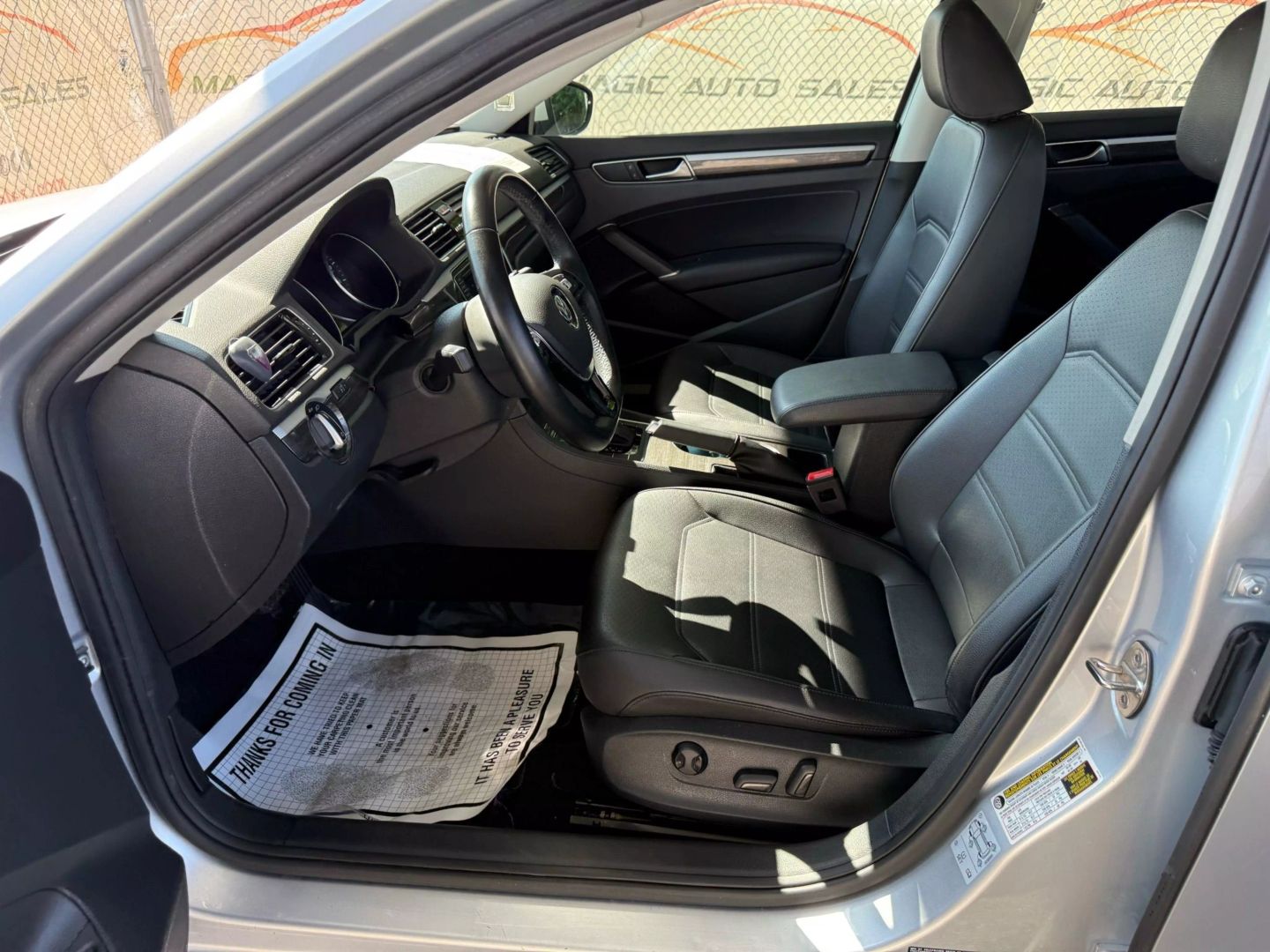 2018 Volkswagen Passat - Image 15