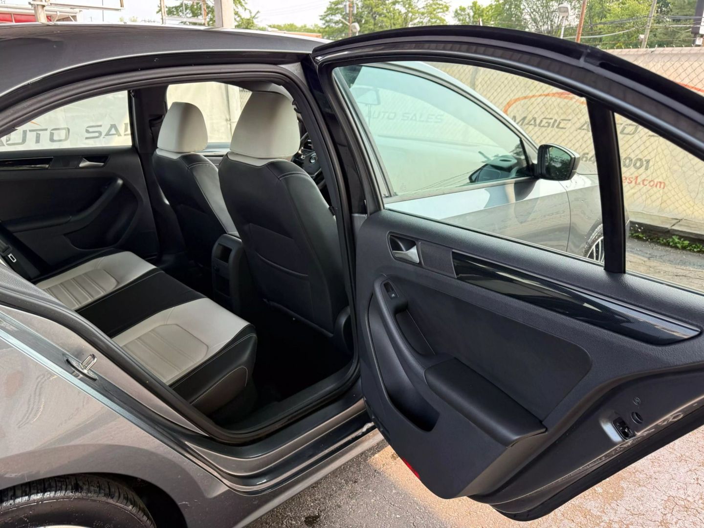 2015 Volkswagen Jetta - Image 21