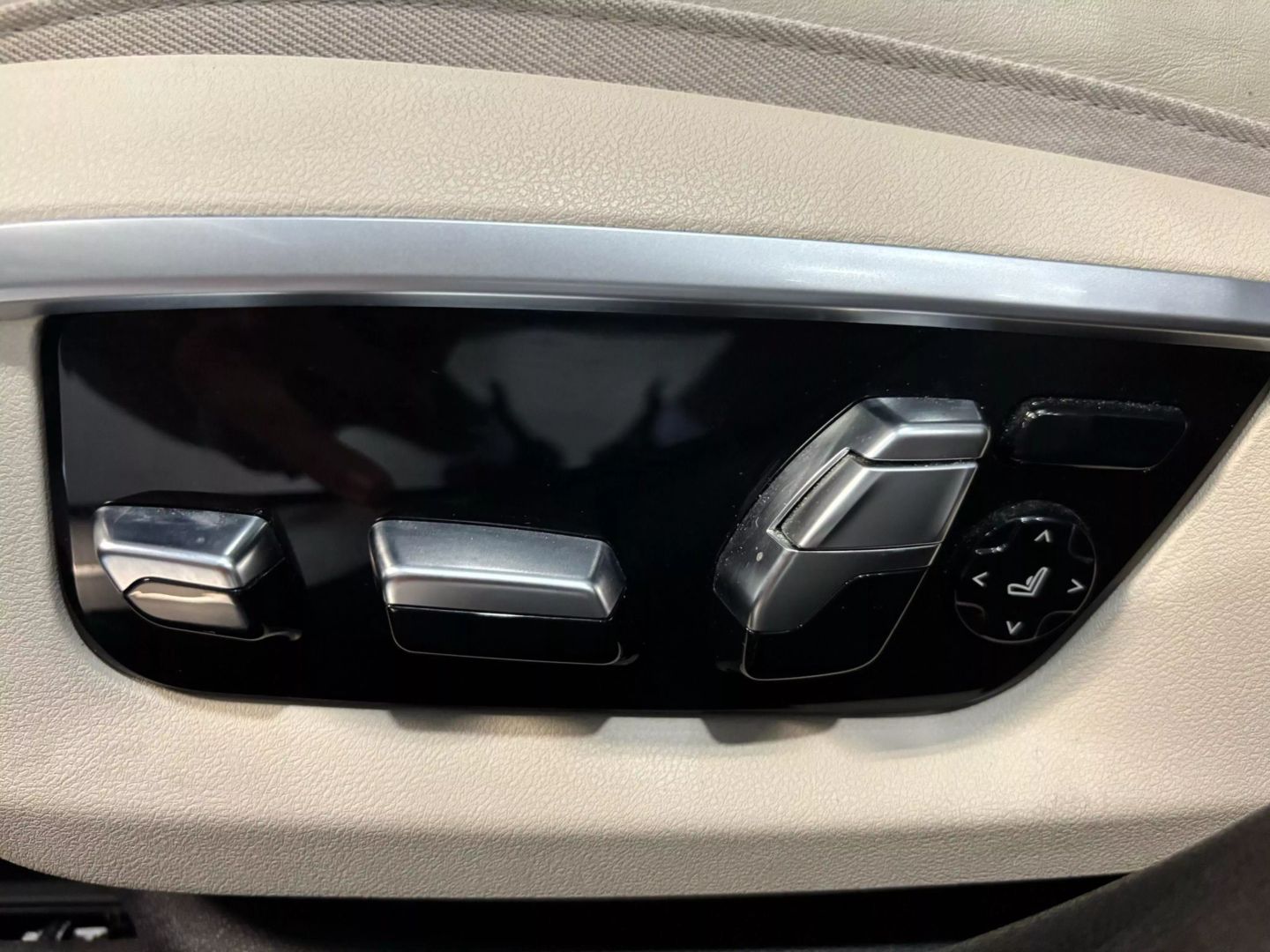 2017 Bmw 7 Series 740i Xdrive Sedan 4d - Image 11