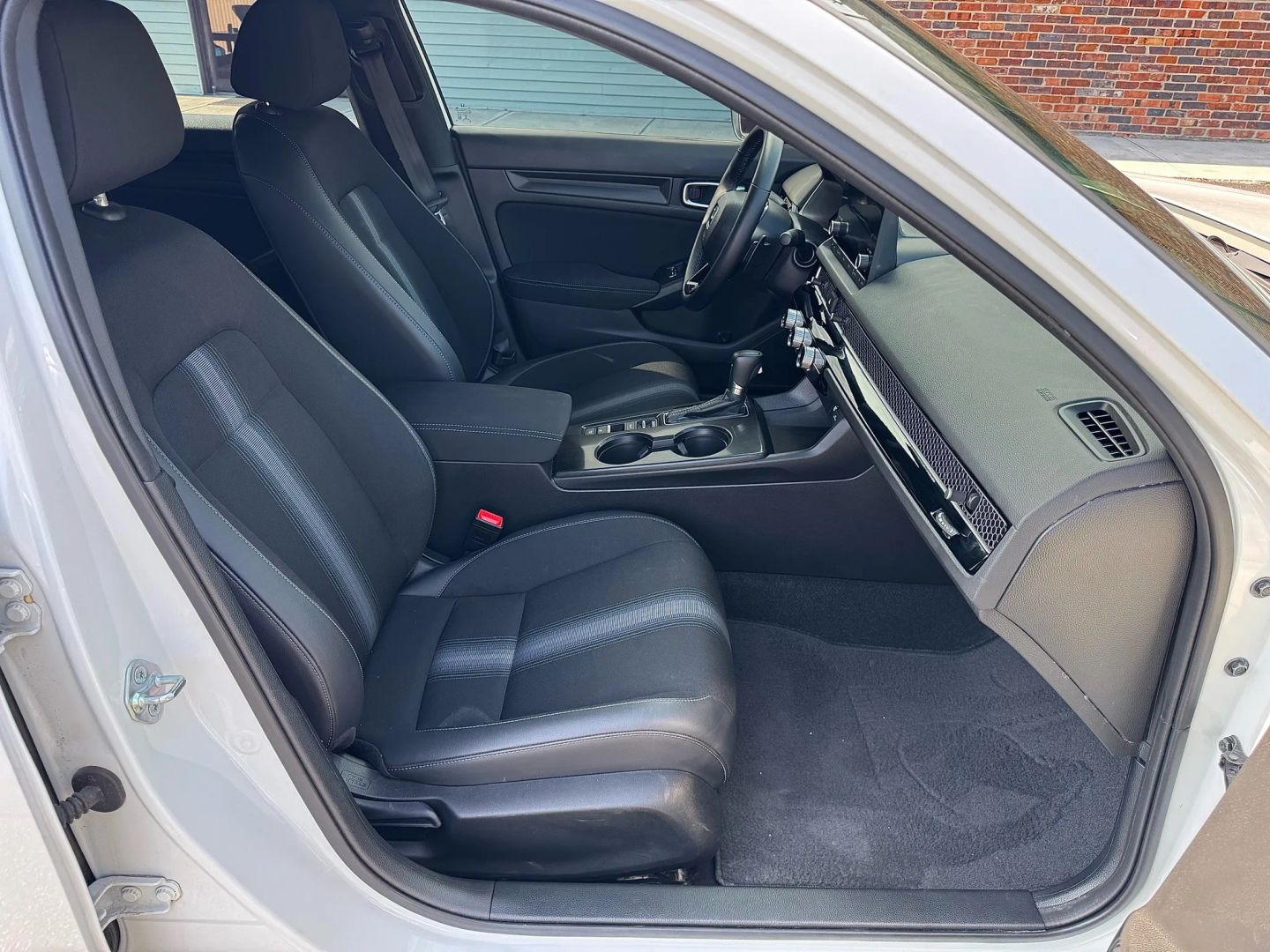 2023 Honda Civic - Image 16