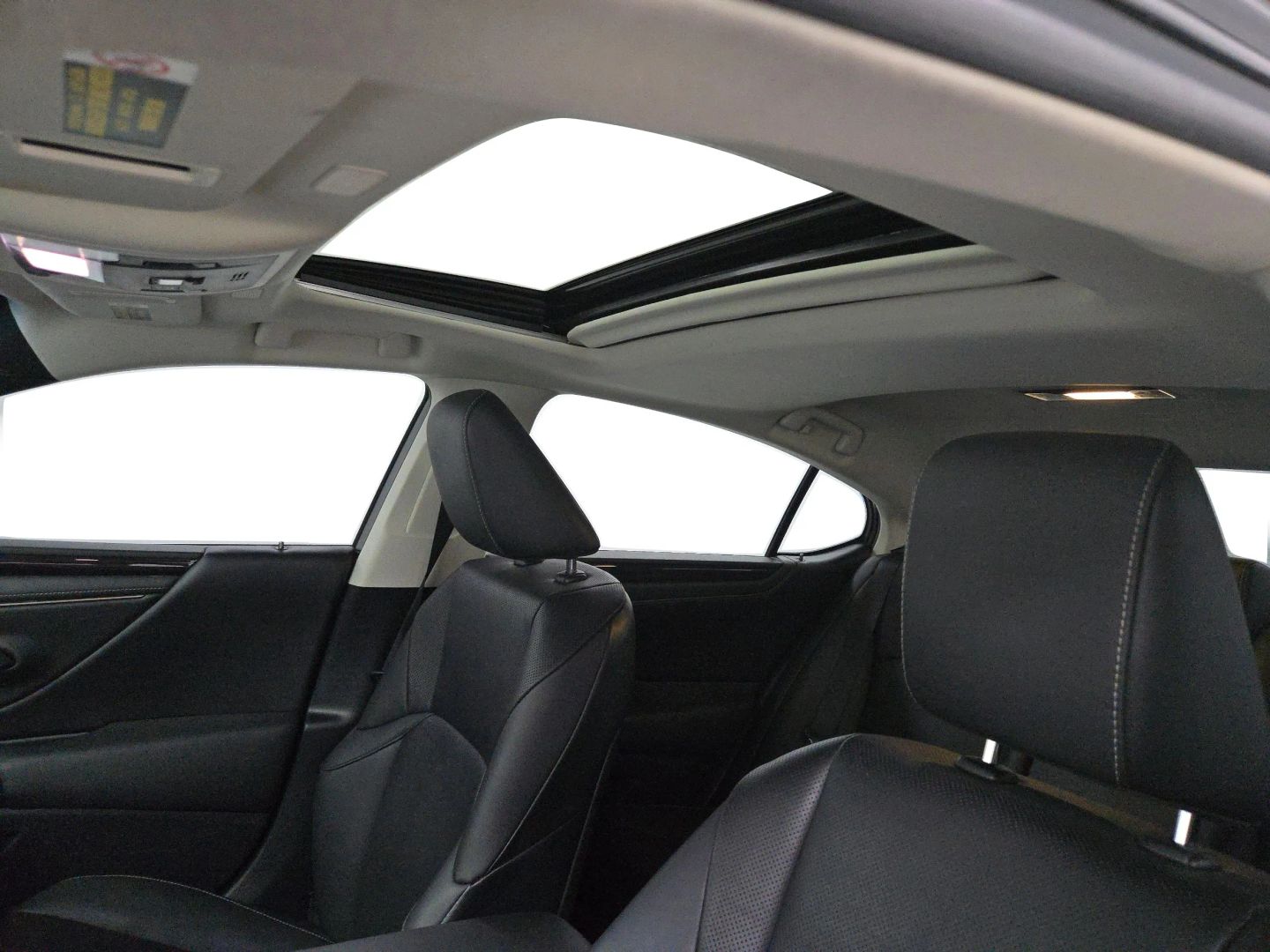 2021 Lexus Es - Image 22