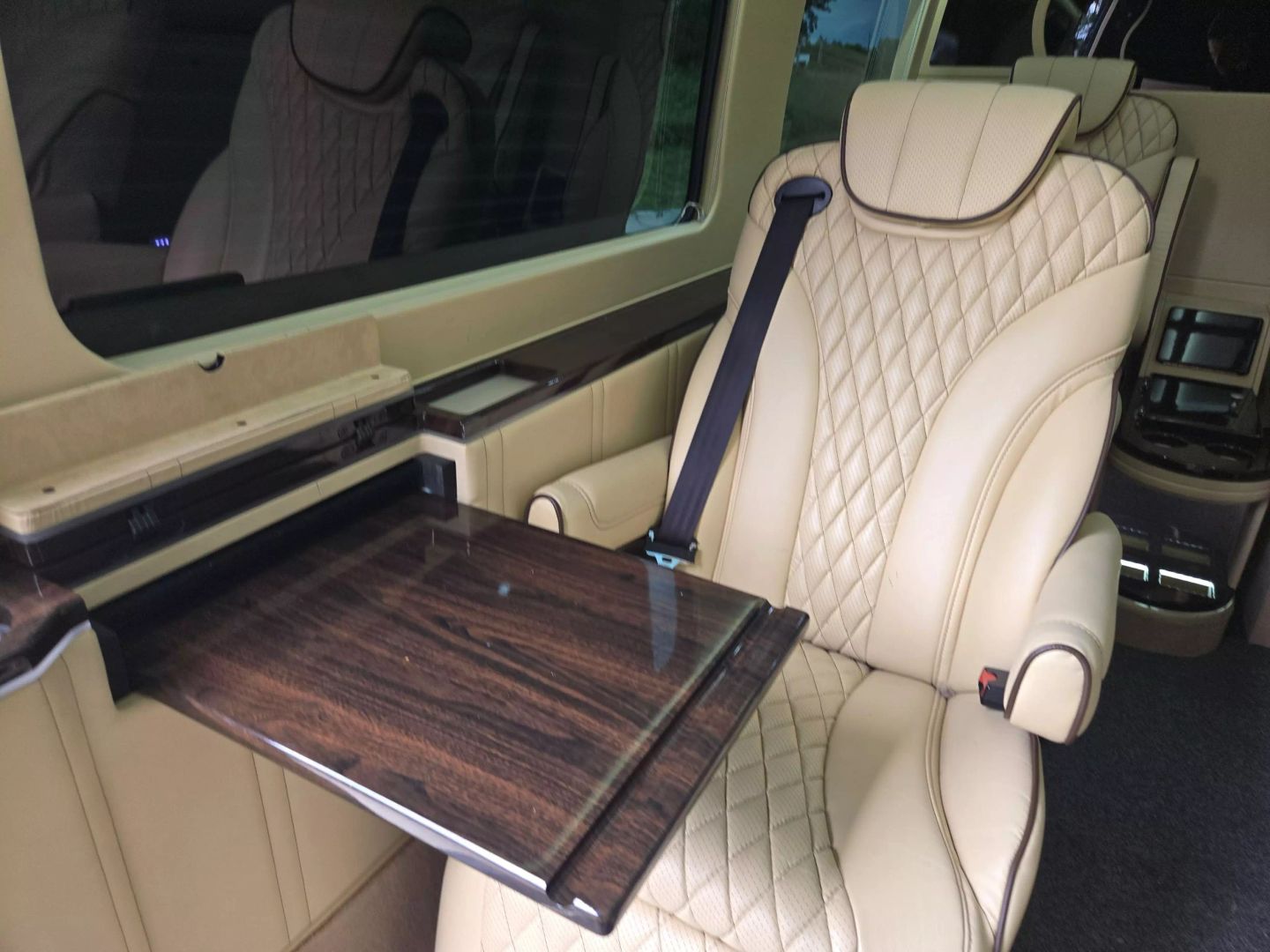 2017 Mercedes-benz Sprinter 2500 Cargo - Image 20