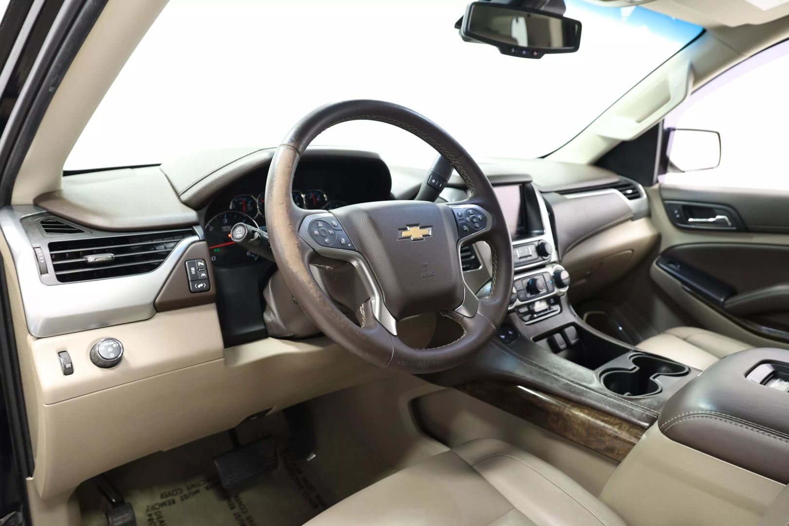 2016 Chevrolet Tahoe - Image 2