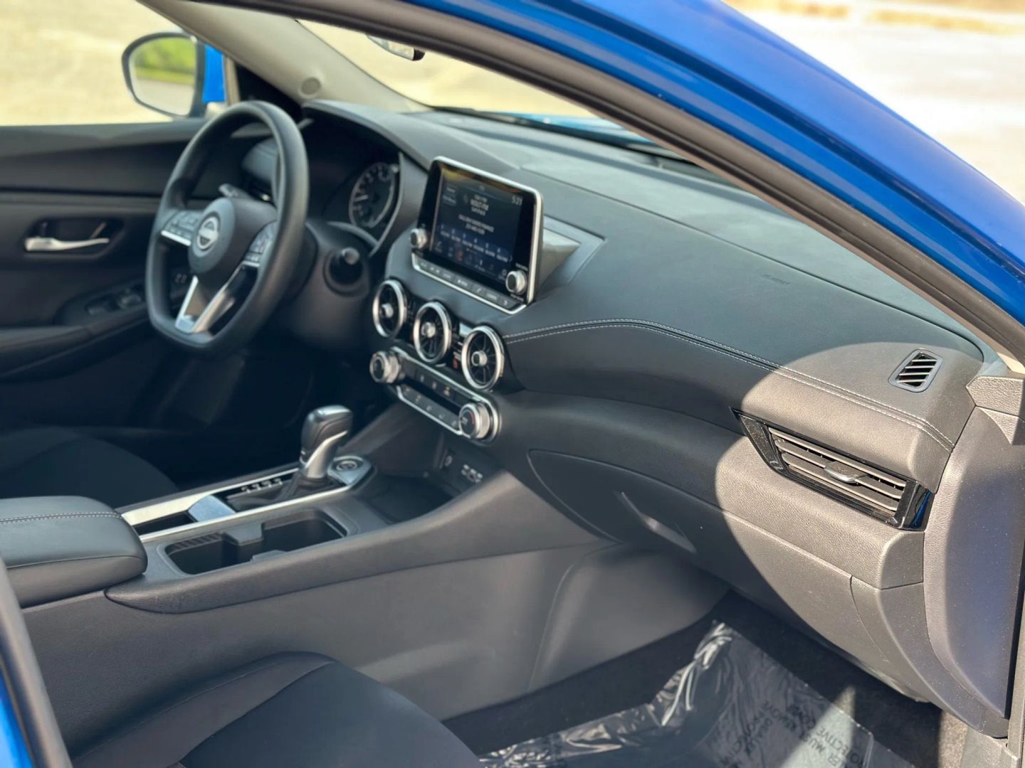 2024 NISSAN SENTRA SEDAN 4-CYL, 2.0 LITER SV SEDAN 4D