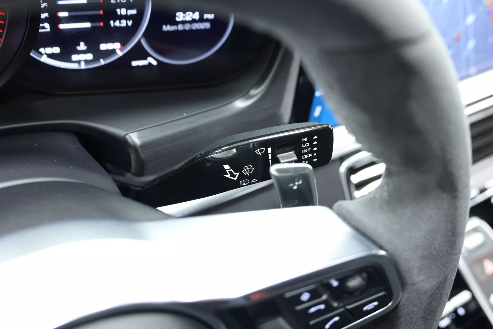 2020 Porsche Panamera - Image 29