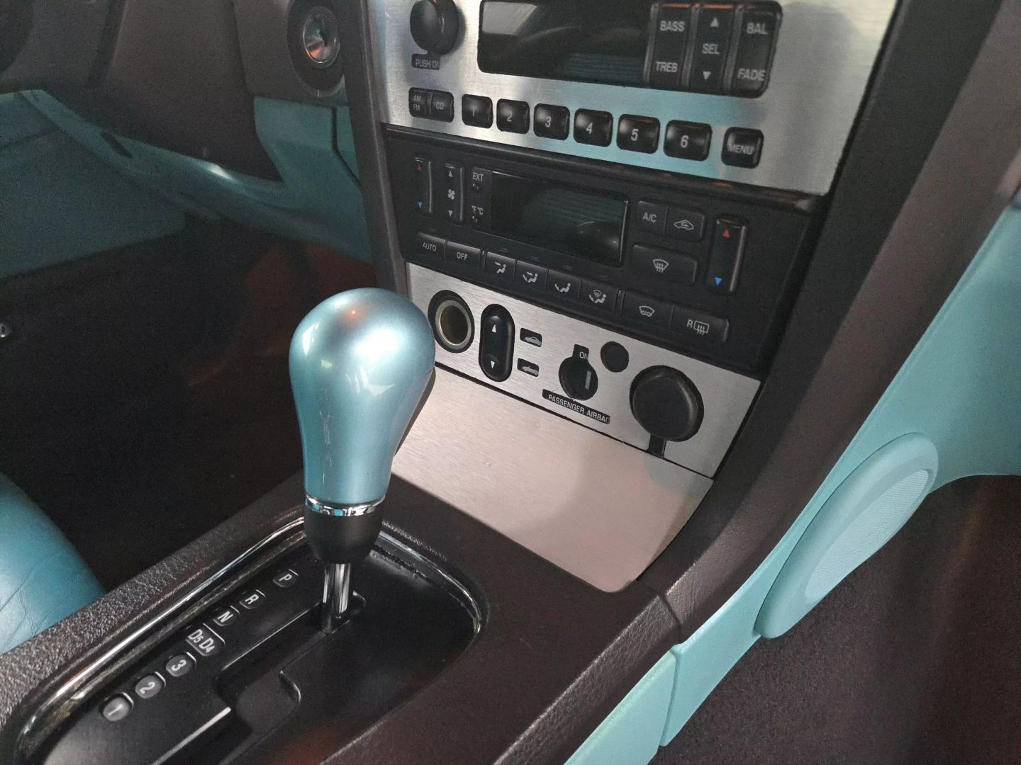 2002 Ford Thunderbird - Image 26
