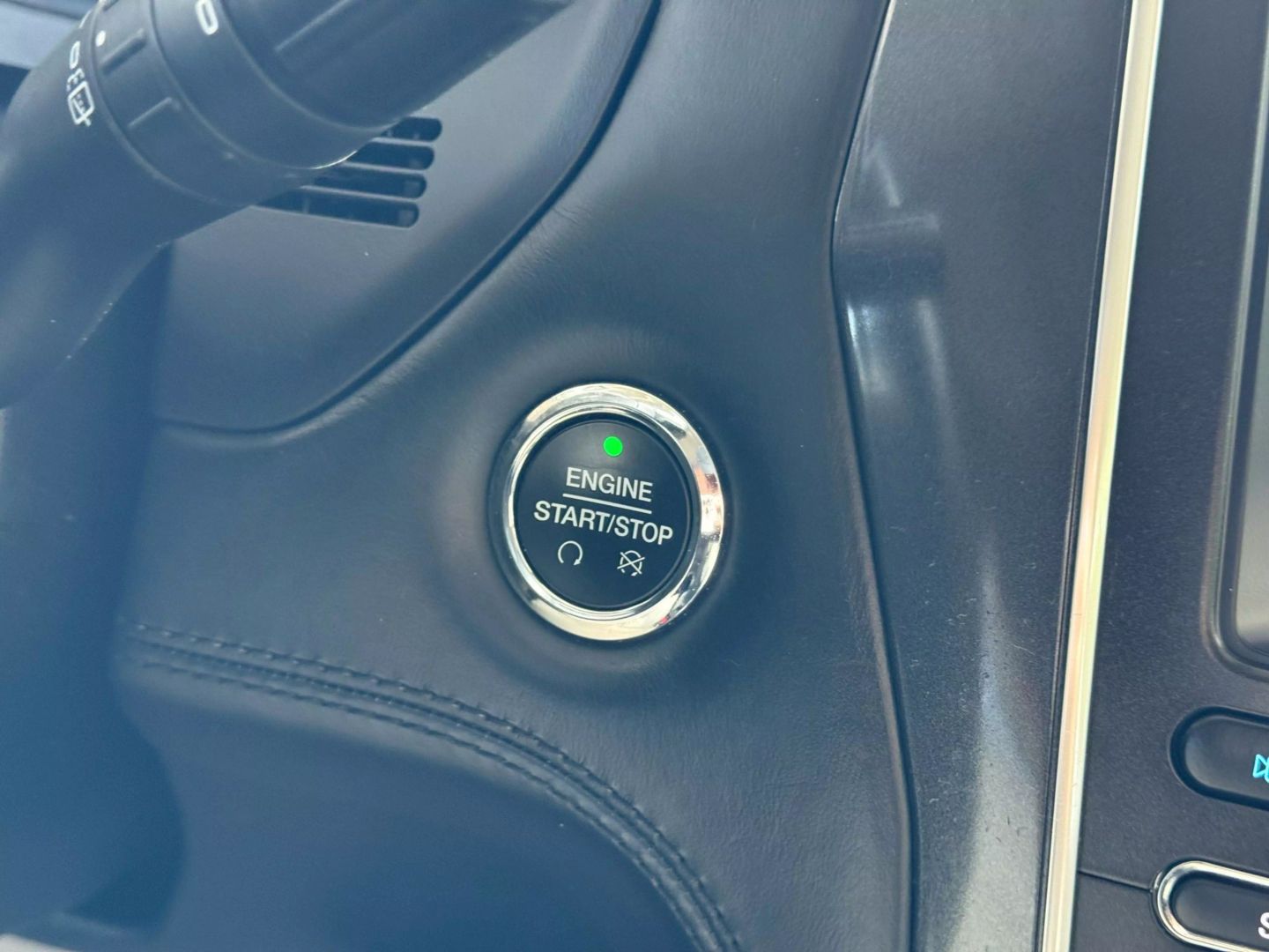 2018 Ford Explorer - Image 36