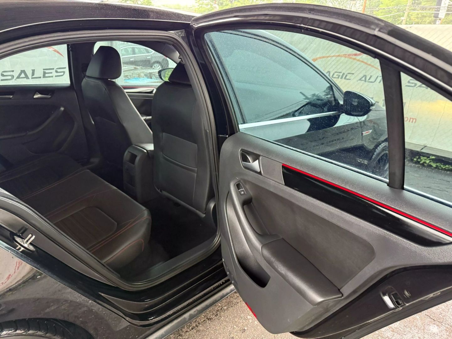 2017 Volkswagen Jetta - Image 21