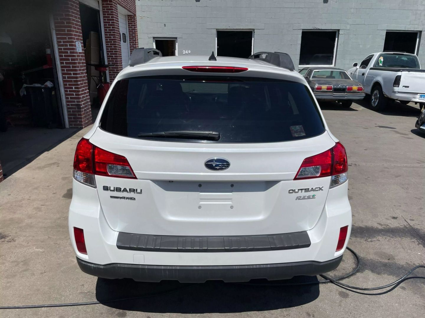 Image 5 of 2011 SUBARU OUTBACK