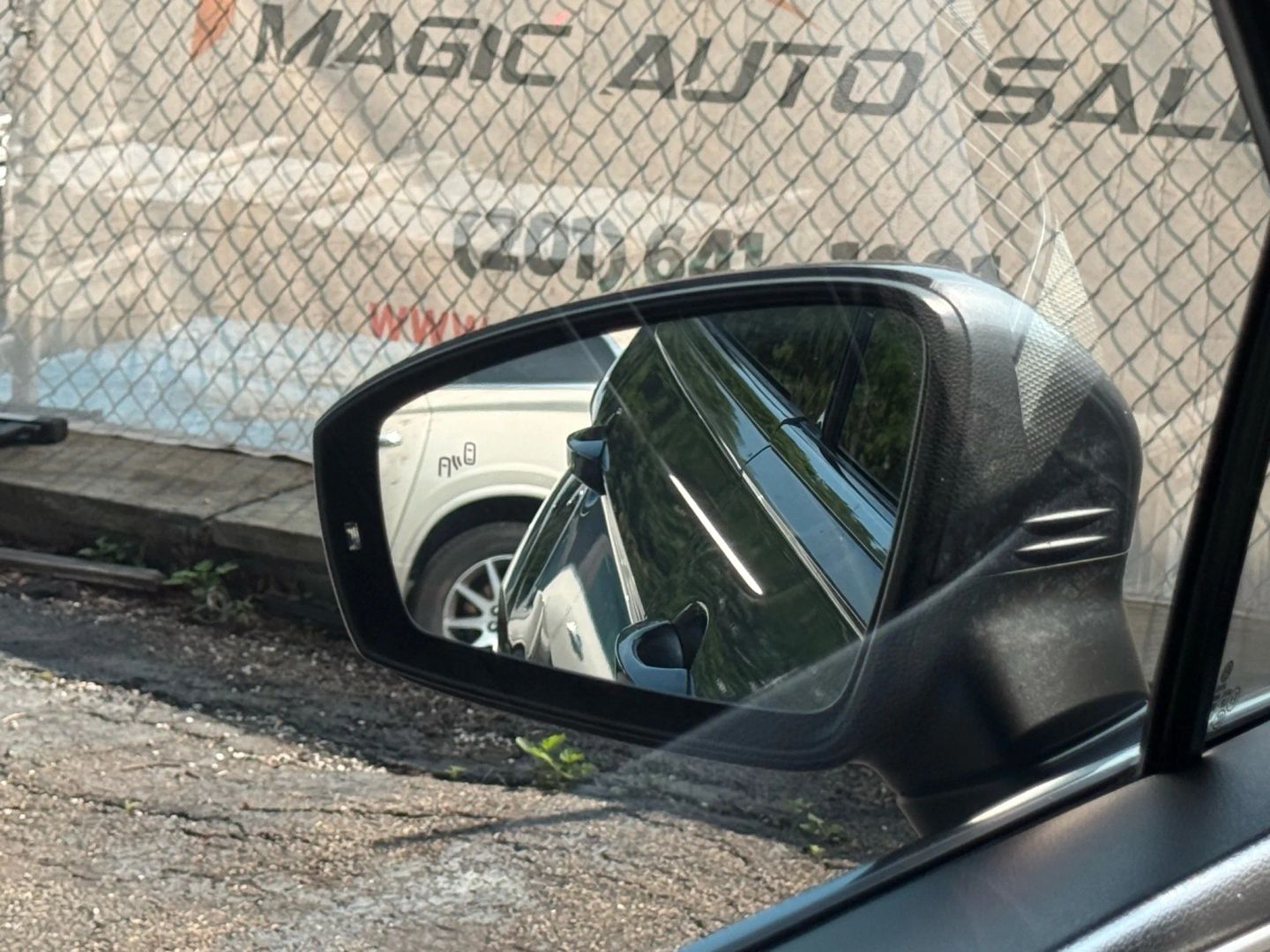2019 Volkswagen Tiguan - Image 34