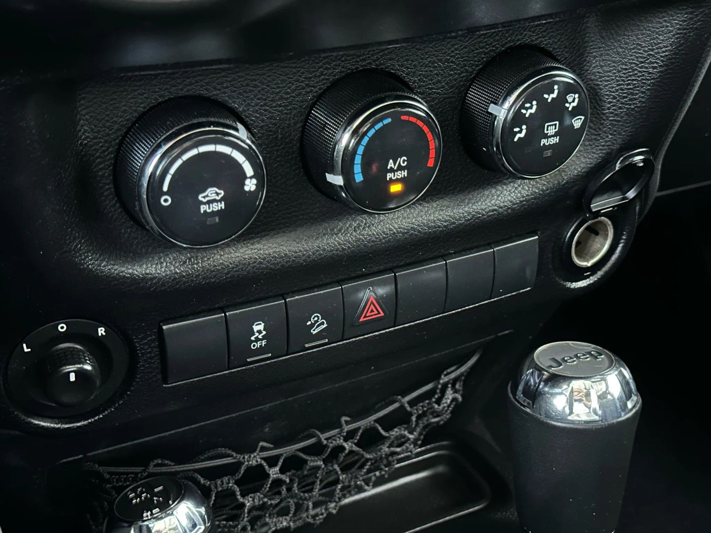 2014 Jeep Wrangler - Image 32