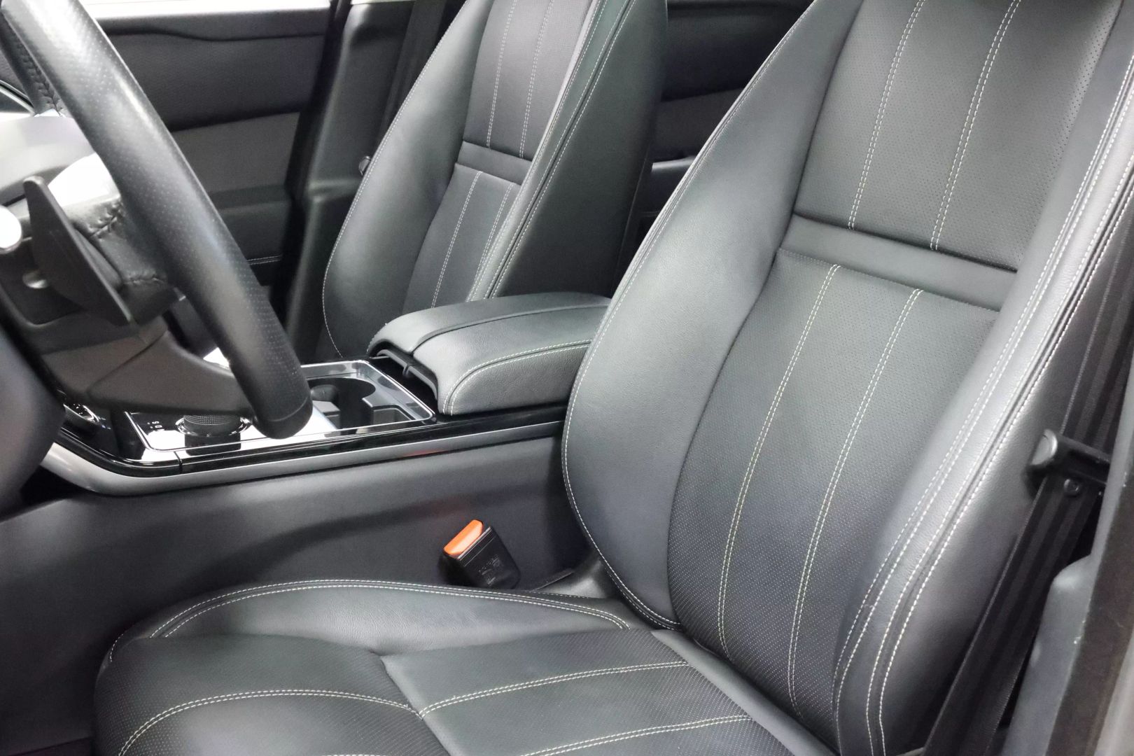 2019 Land Rover Range Rover Velar - Image 18