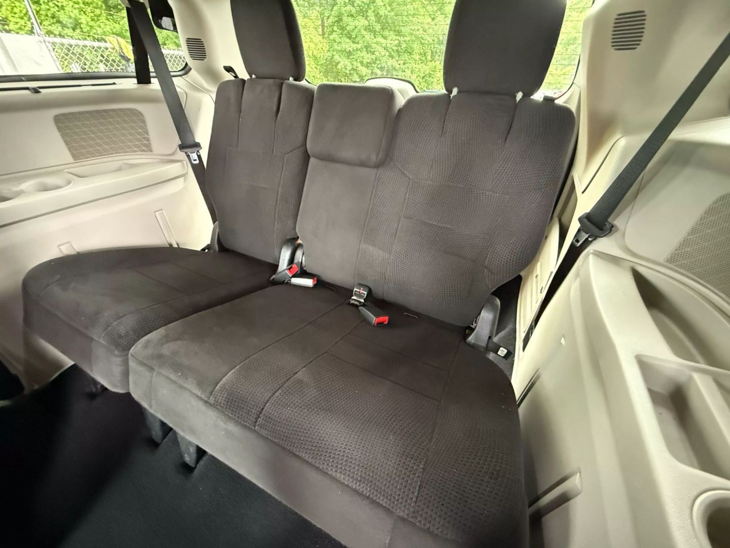 2013 Chrysler Town & Country - Image 19