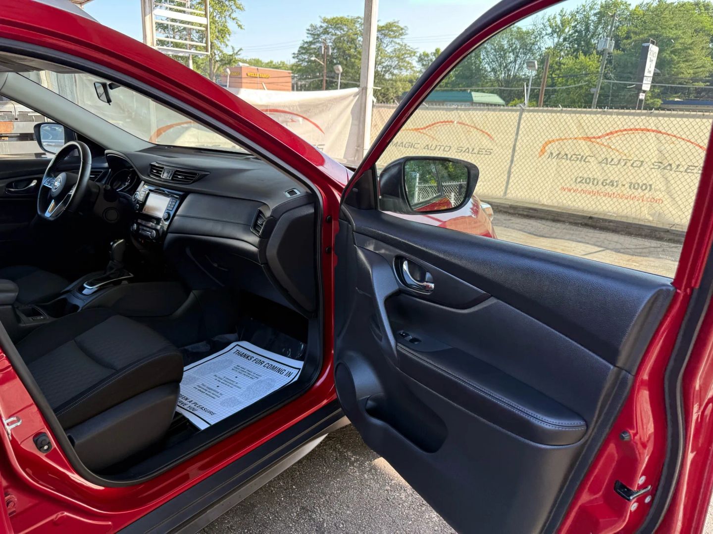 2017 Nissan Rogue - Image 24