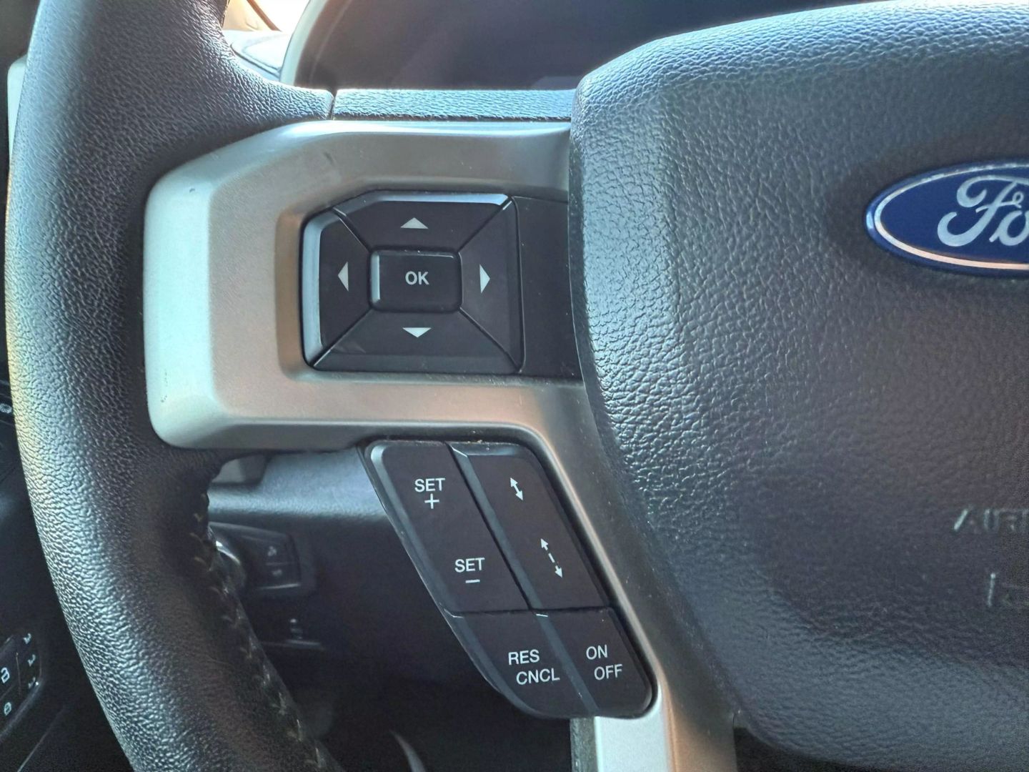 2020 Ford F250 Super Duty Crew Cab - Image 24