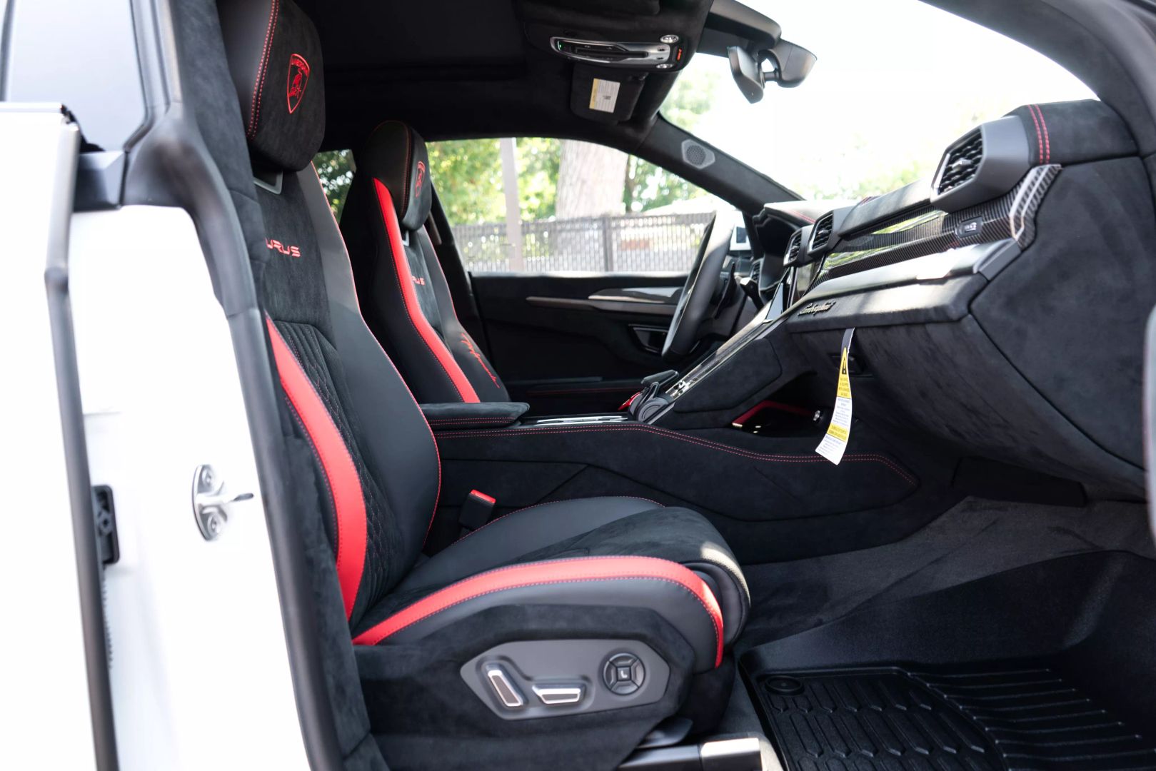 2024 Lamborghini Urus - Image 41