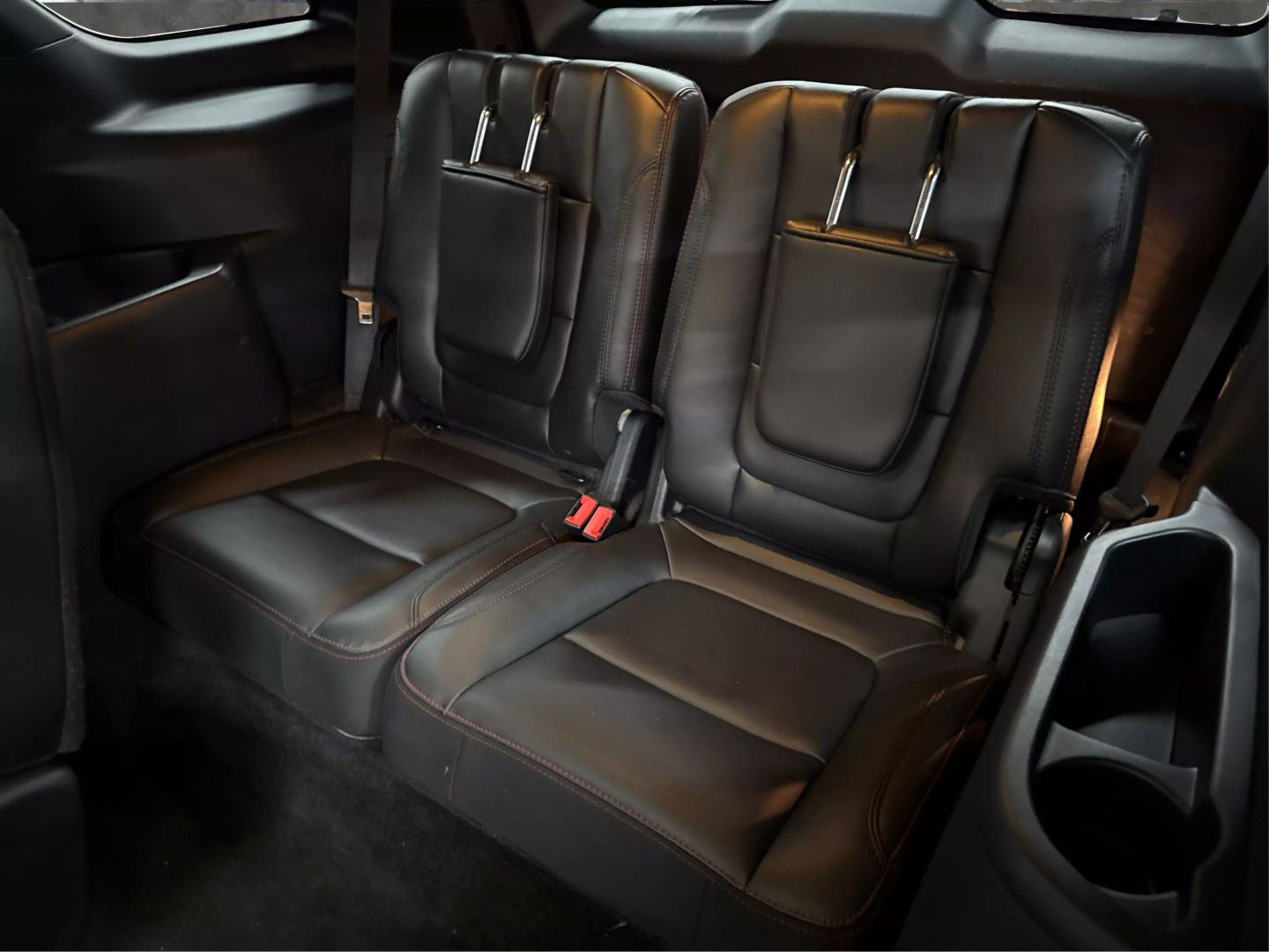 2016 Ford Explorer - Image 30