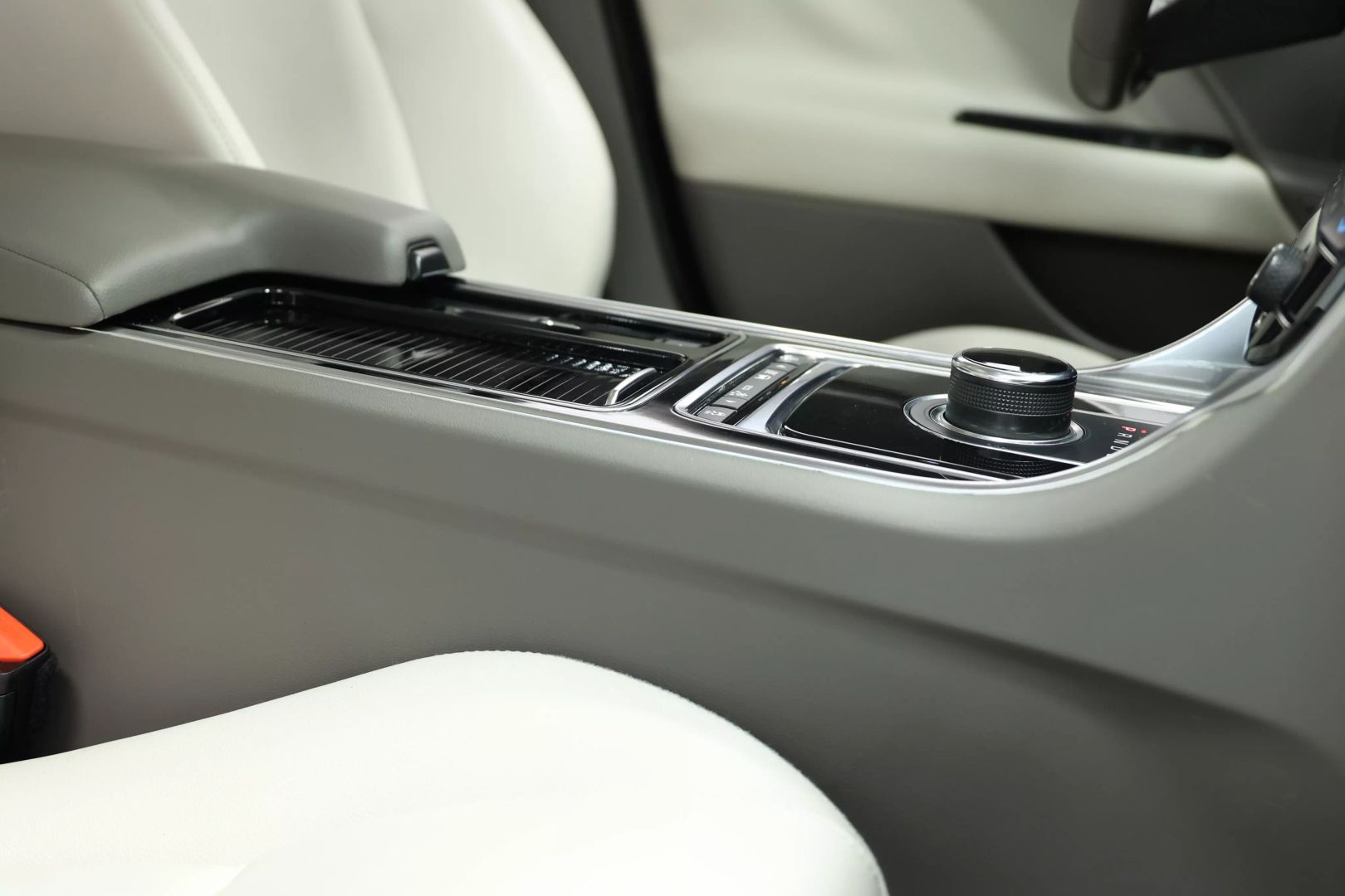 2019 Jaguar Xe - Image 88