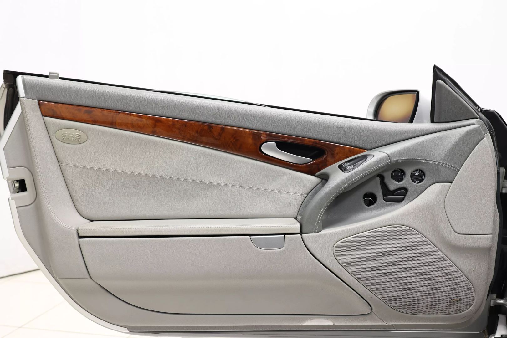 2004 Mercedes-benz Sl-class - Image 9