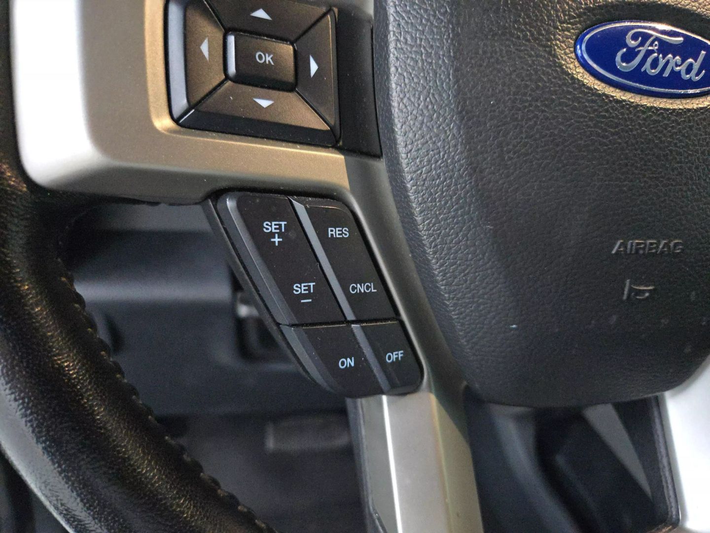 2022 Ford F250 Super Duty Crew Cab - Image 29