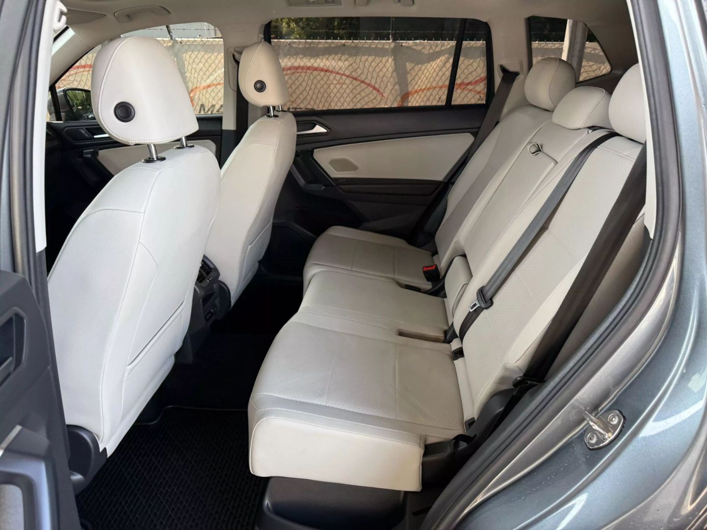 2019 Volkswagen Tiguan - Image 16