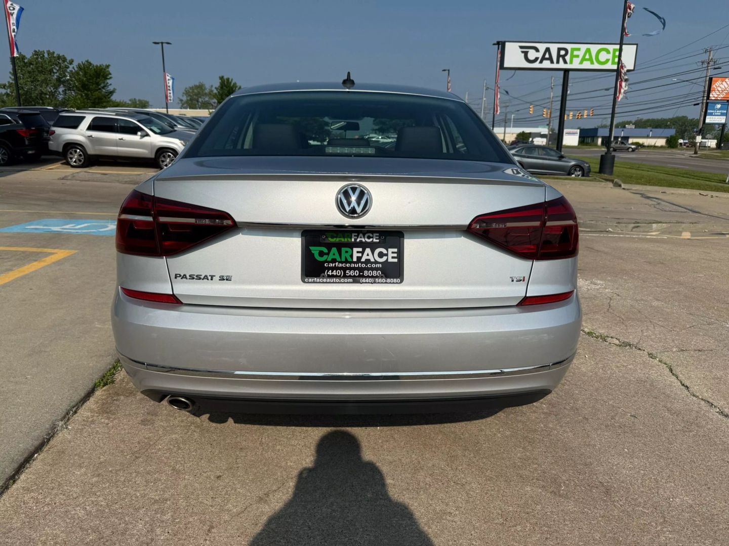 2017 Volkswagen Passat - Image 10