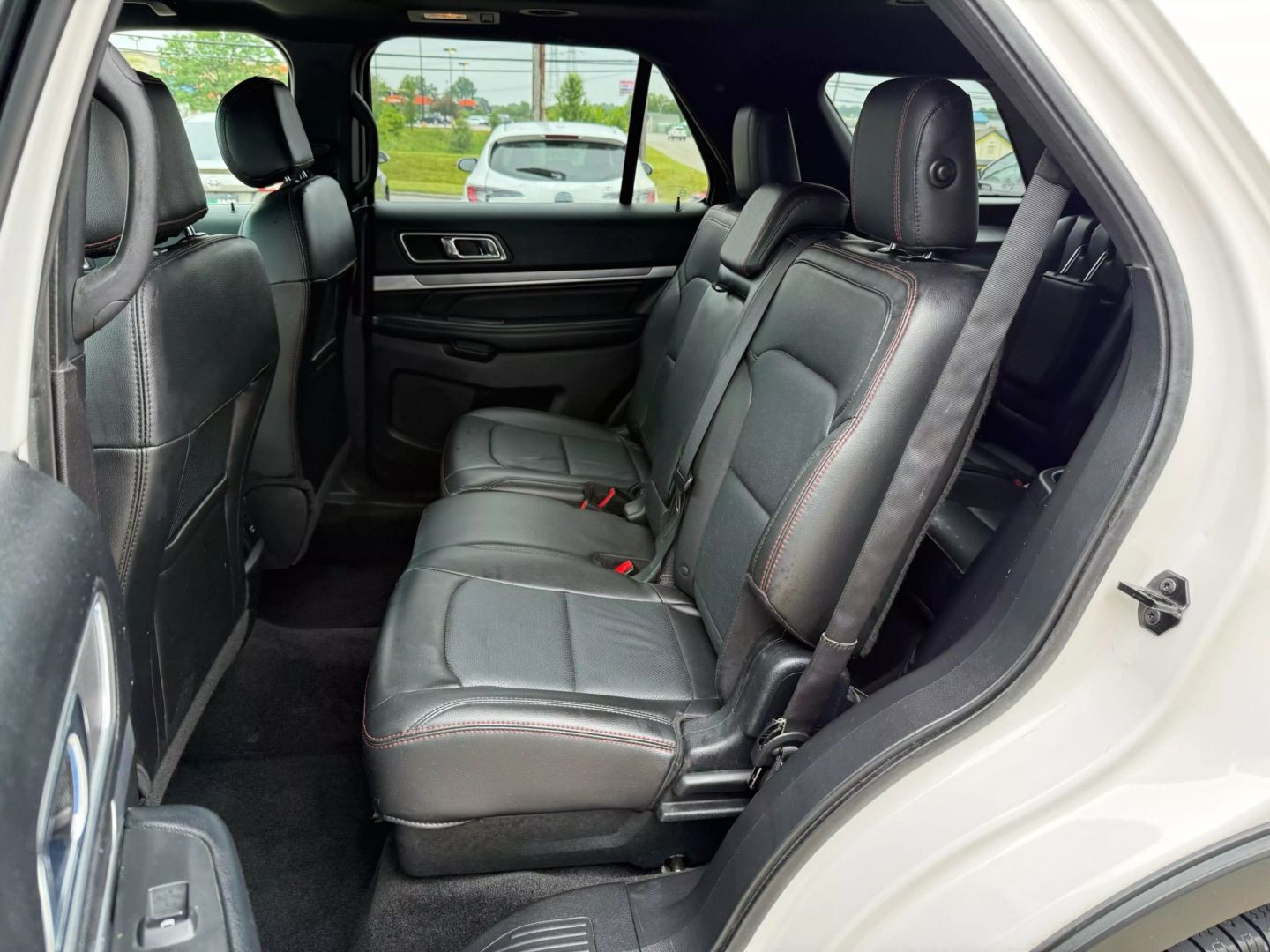 2017 Ford Explorer - Image 22