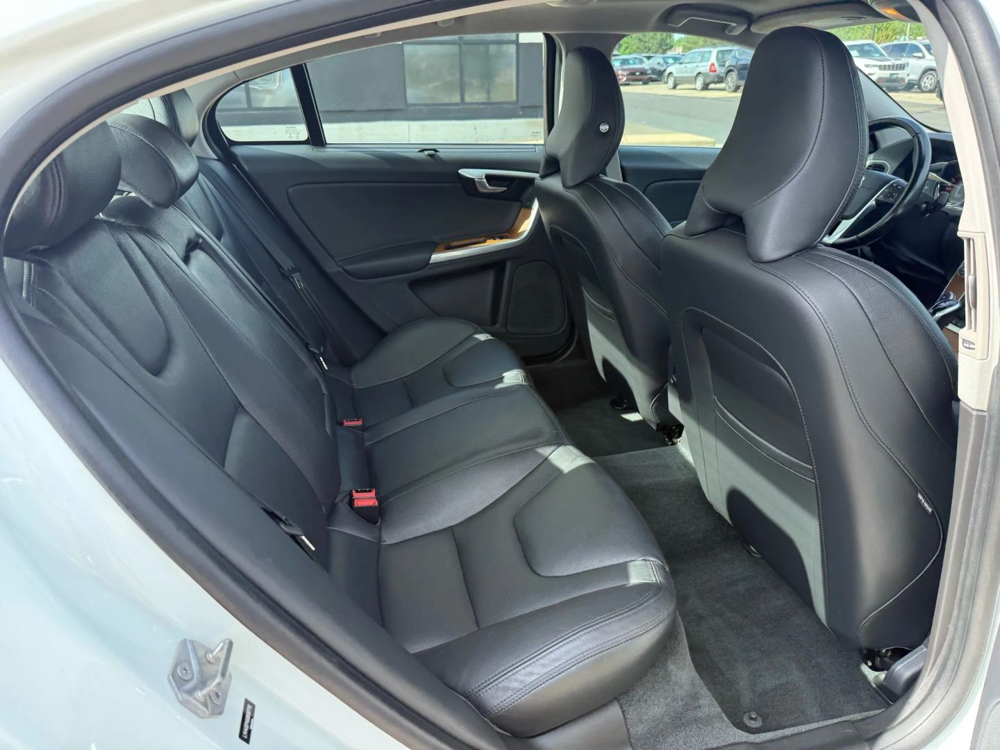 2016 Volvo S60 - Image 22