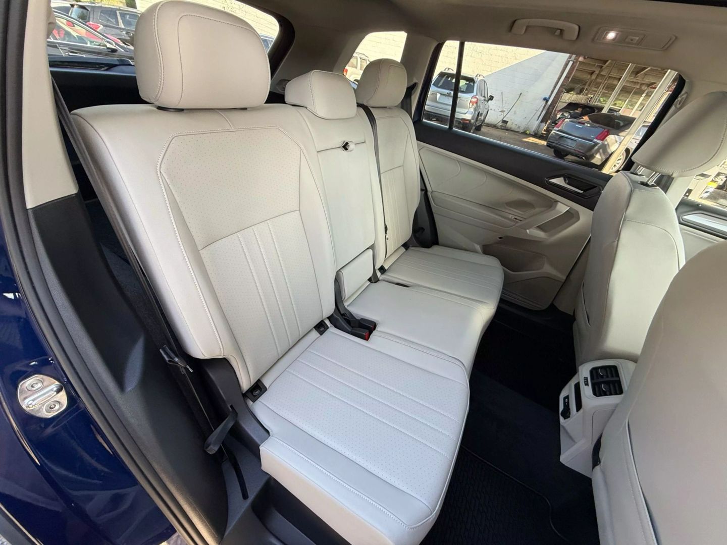 2022 Volkswagen Tiguan - Image 23