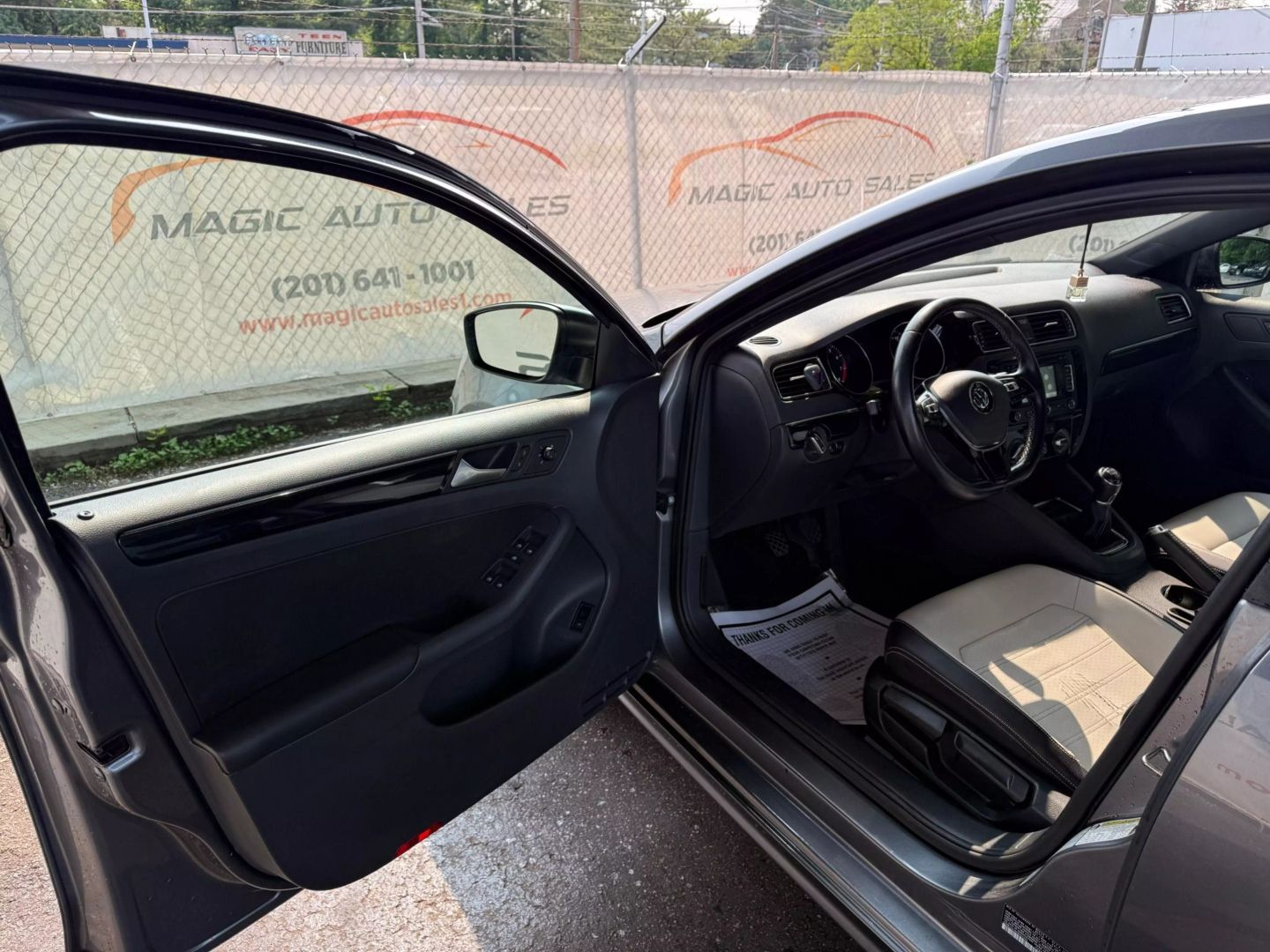 2015 Volkswagen Jetta - Image 14