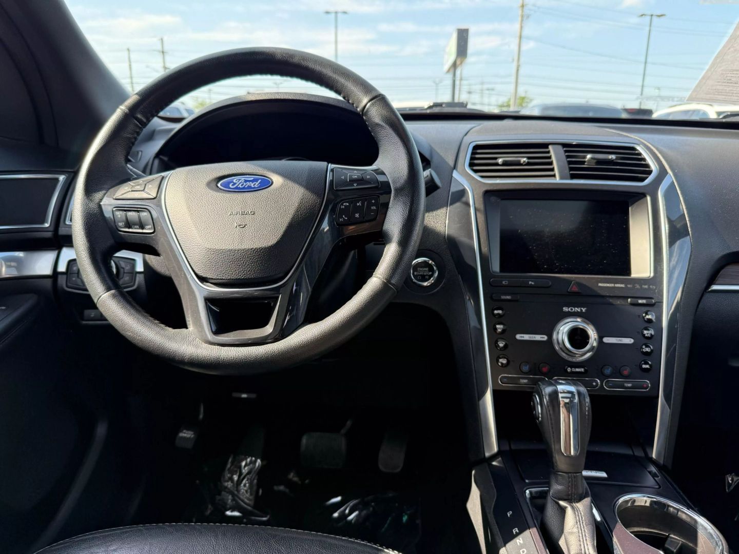 2019 Ford Explorer - Image 33