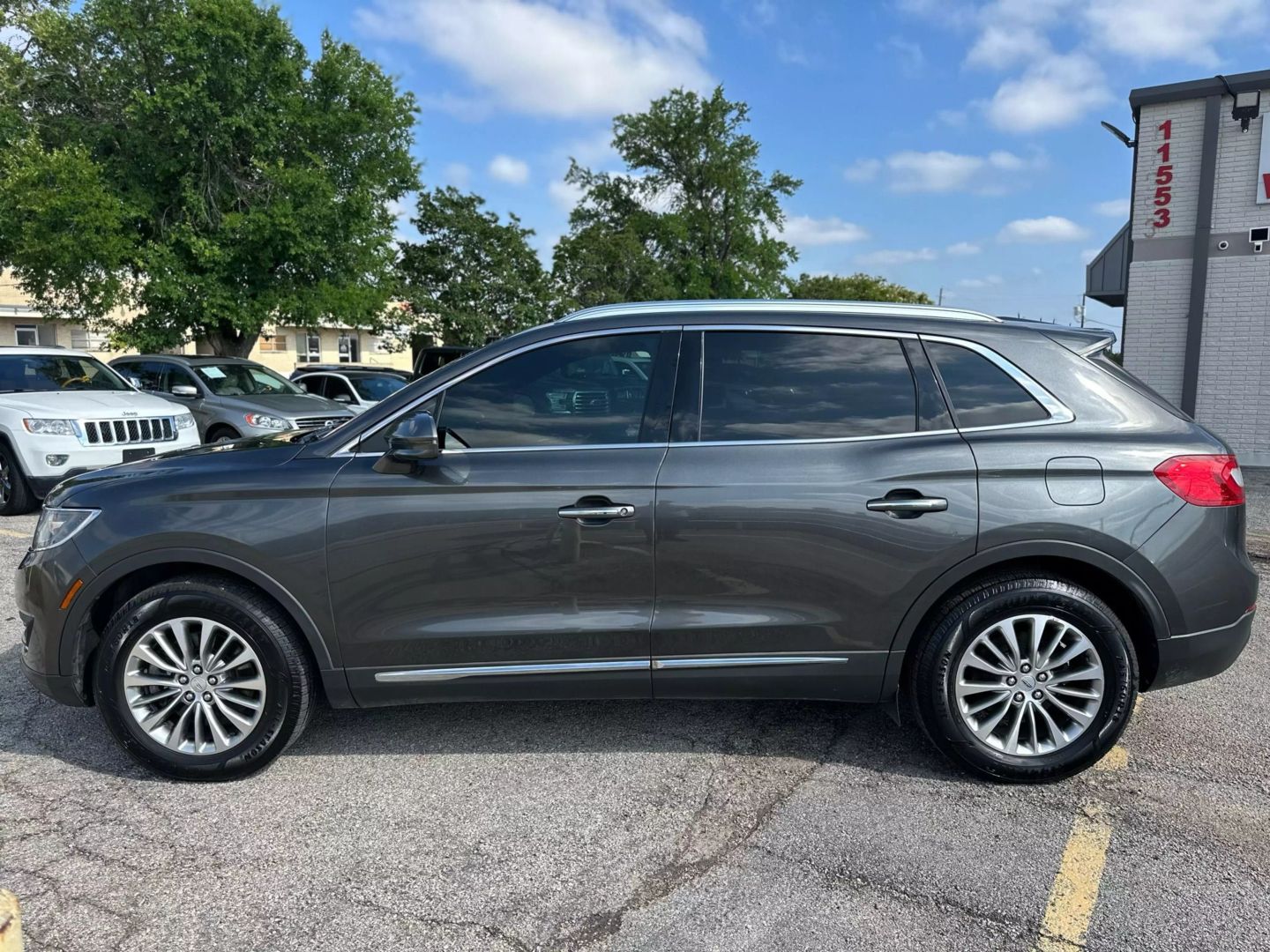 2018 Lincoln Mkx - Image 2