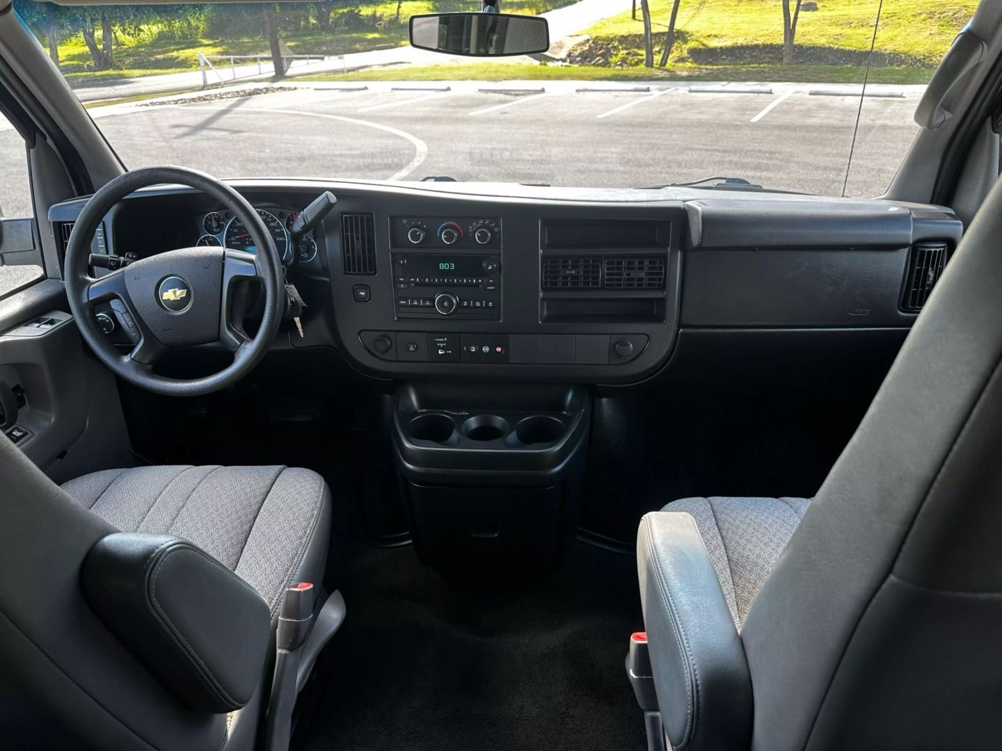 2014 Chevrolet Express 3500 Passenger - Image 20