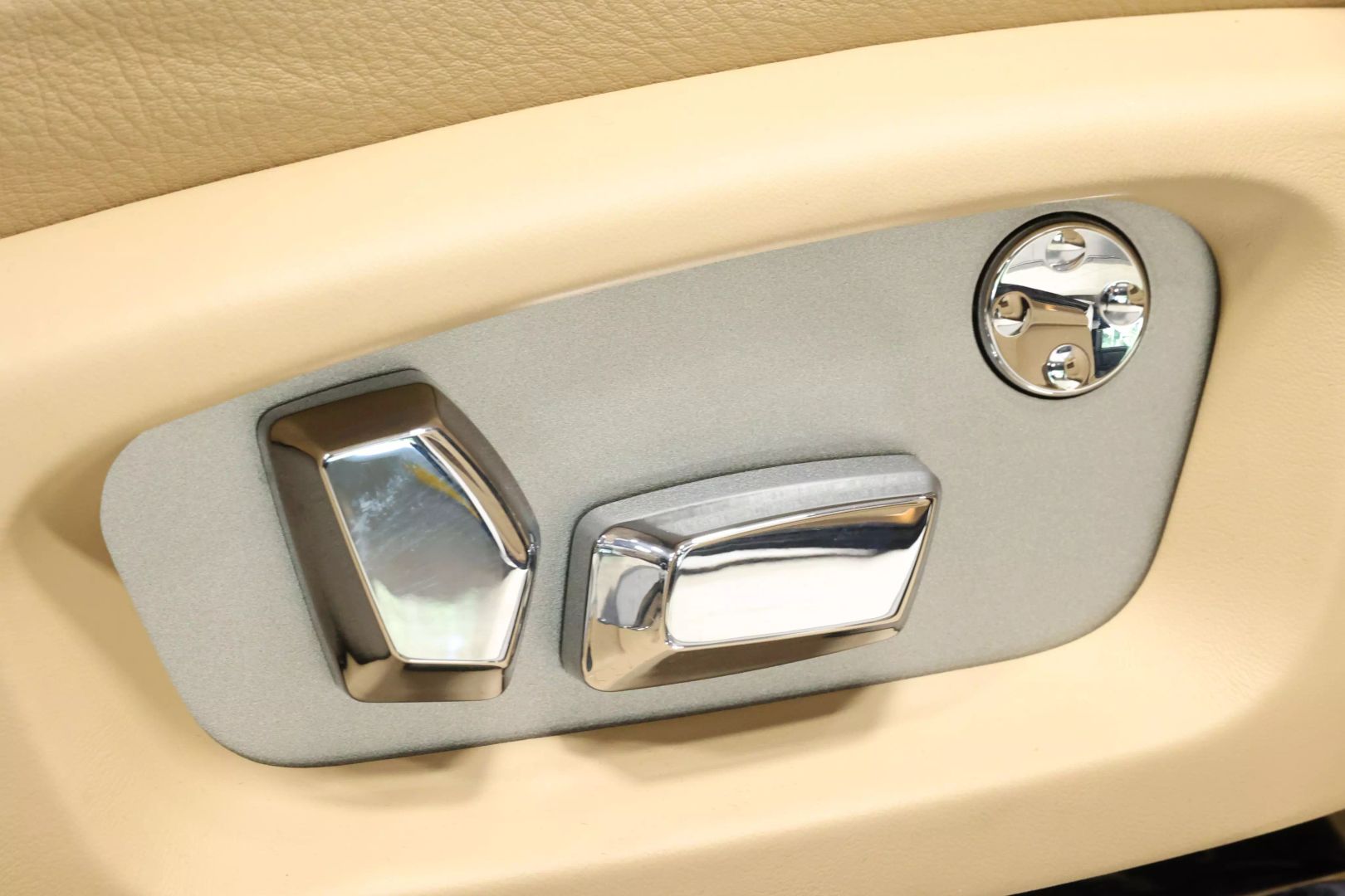 2010 Rolls-royce Ghost - Image 82
