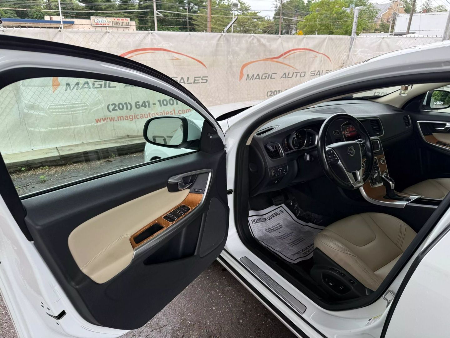 2018 Volvo S60 - Image 14