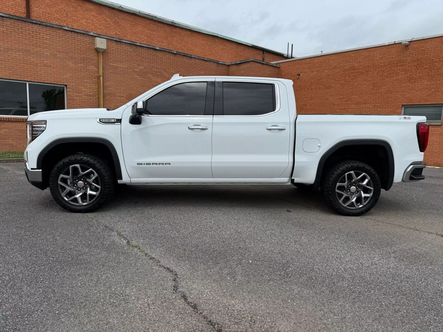 2024 Gmc Sierra 1500 Crew Cab - Image 4