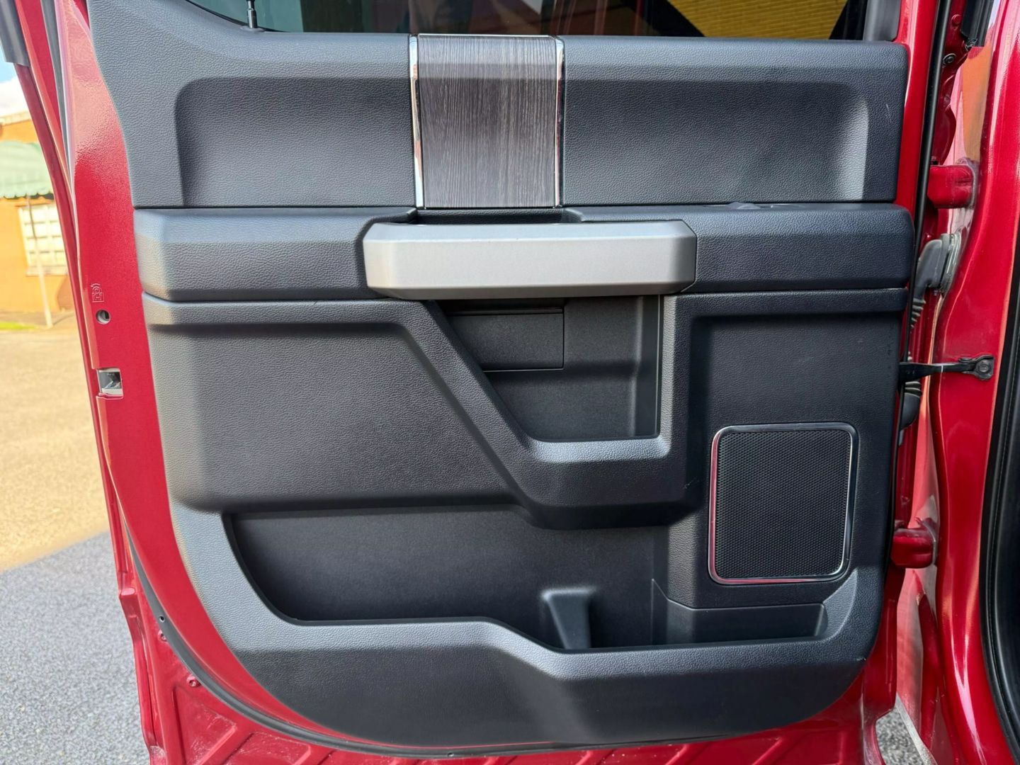 2020 Ford F250 Super Duty Crew Cab - Image 15