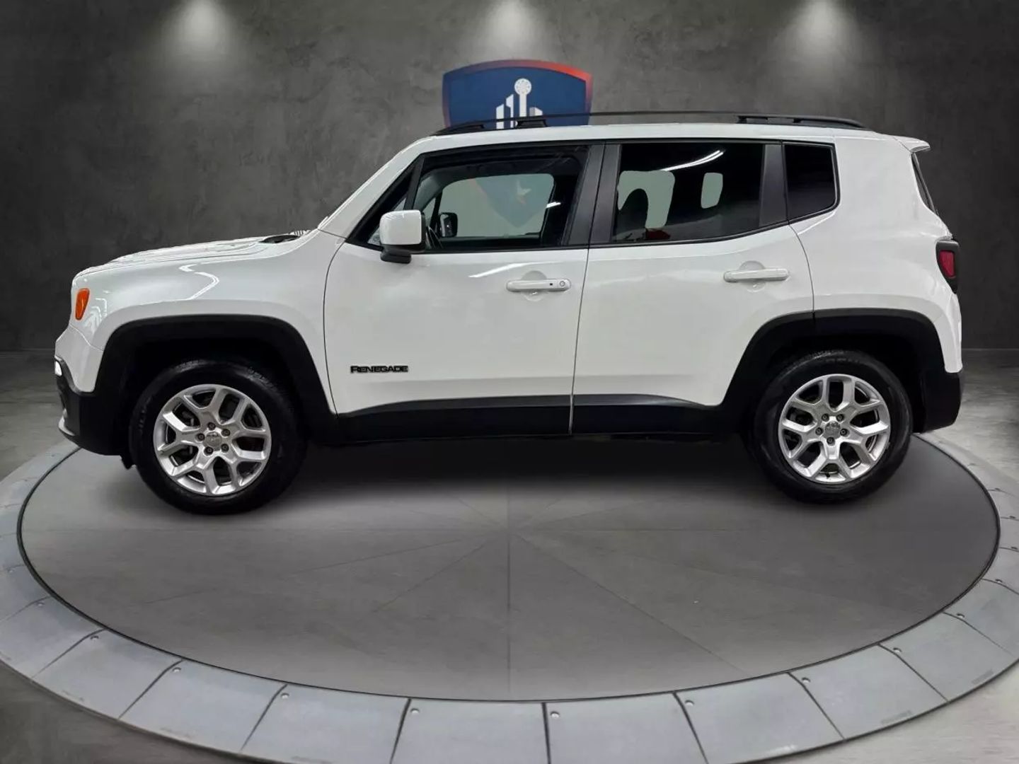2015 Jeep Renegade - Image 2