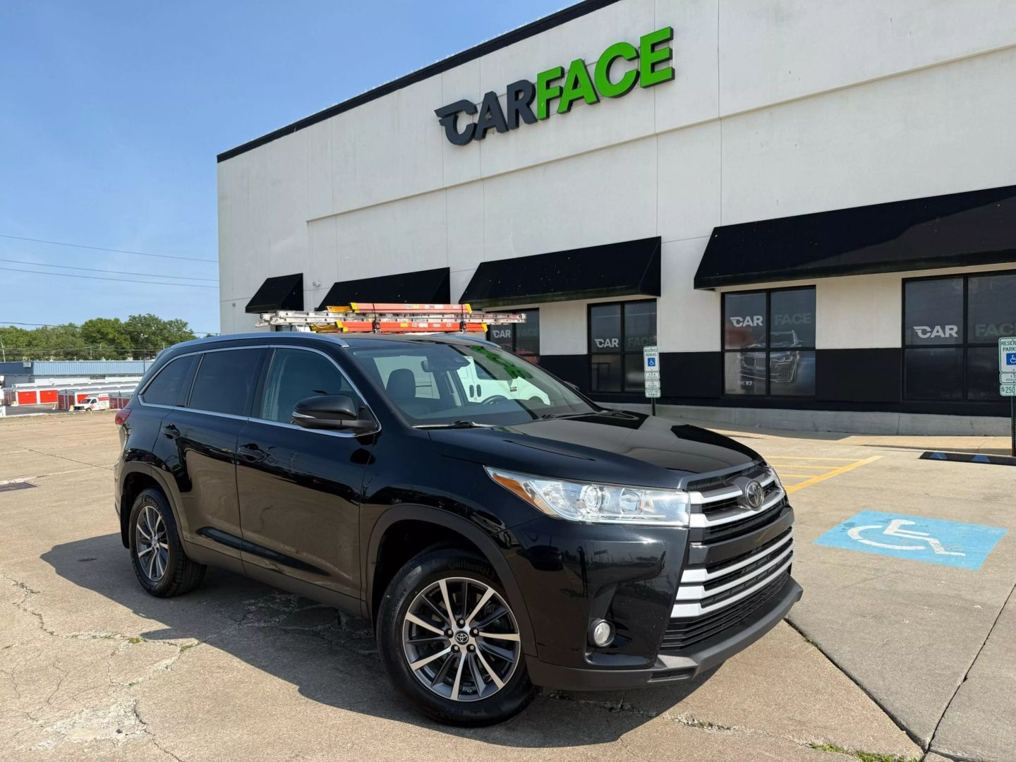 2019 Toyota Highlander - Image 1