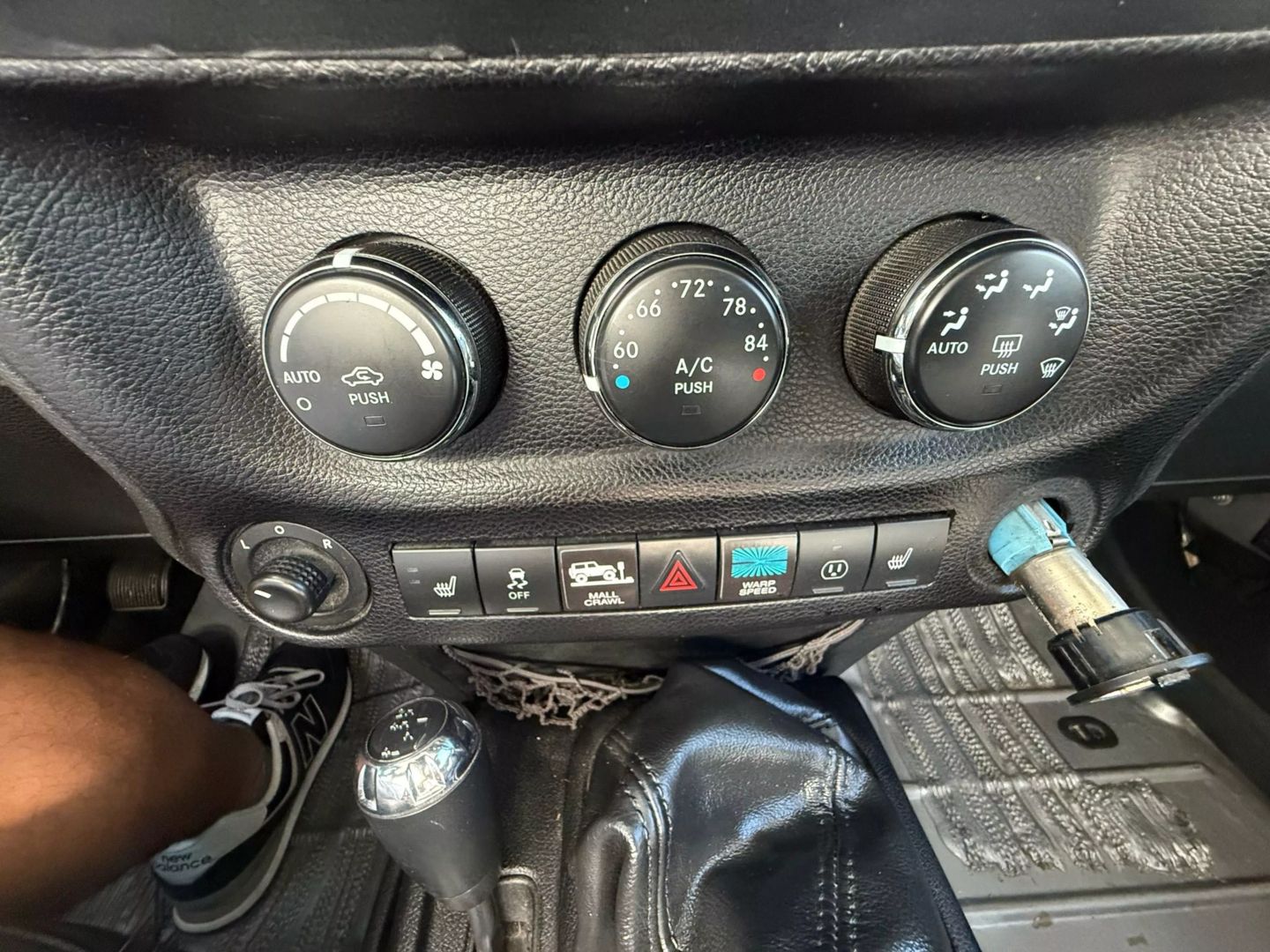 2013 Jeep Wrangler - Image 20