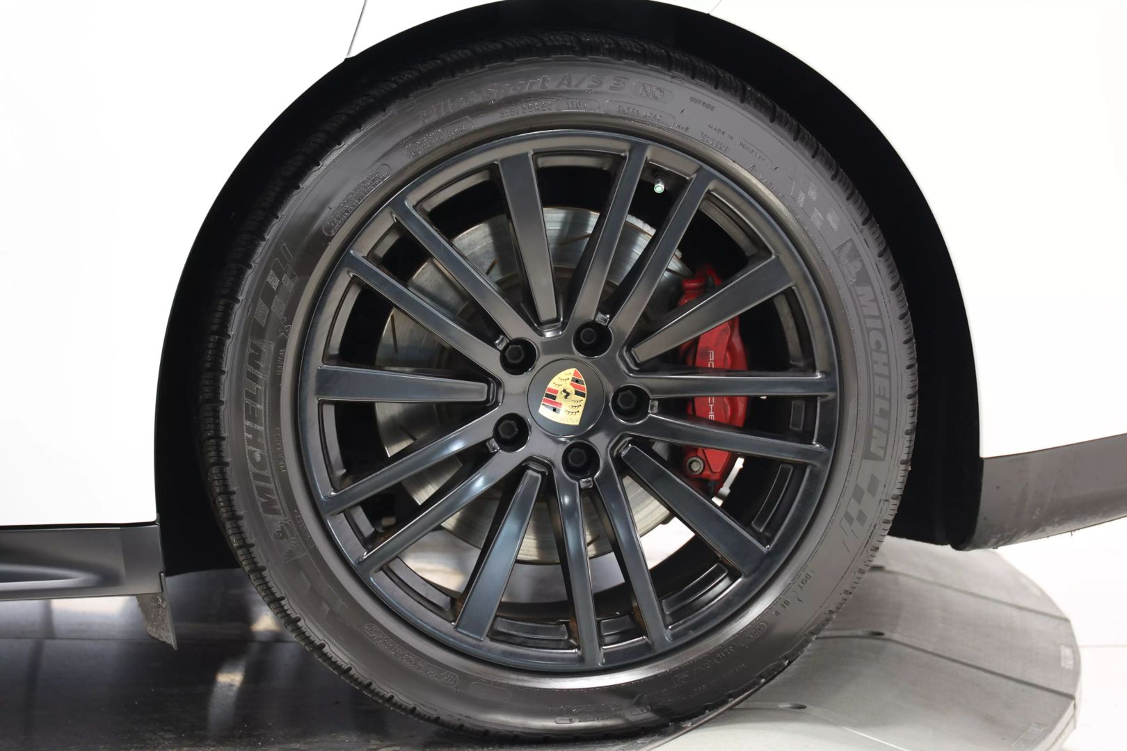 2020 Porsche Panamera - Image 116