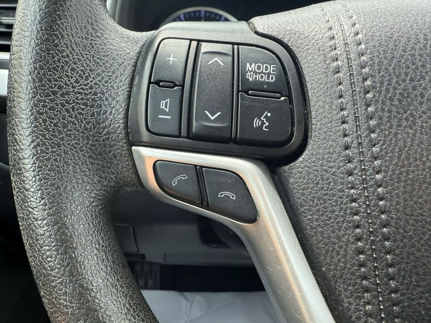 2019 Toyota Highlander - Image 26