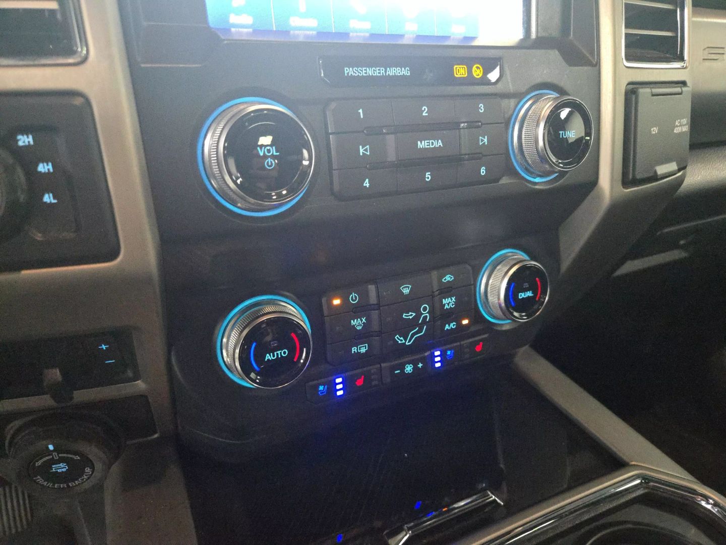 2021 Ford F450 Super Duty Crew Cab - Image 28