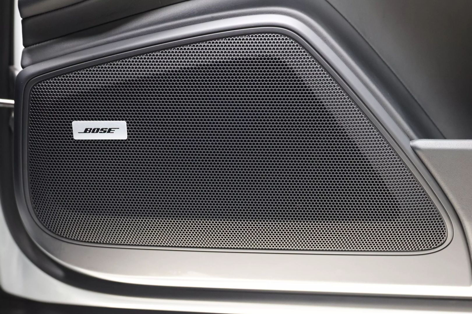 2020 Porsche Panamera - Image 94