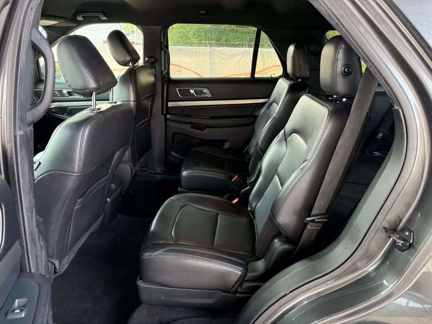 2019 Ford Explorer - Image 18