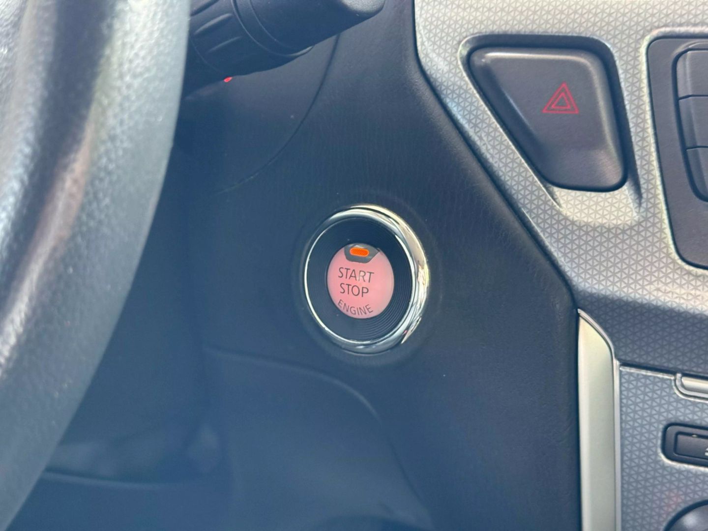 2017 Nissan Pathfinder - Image 30