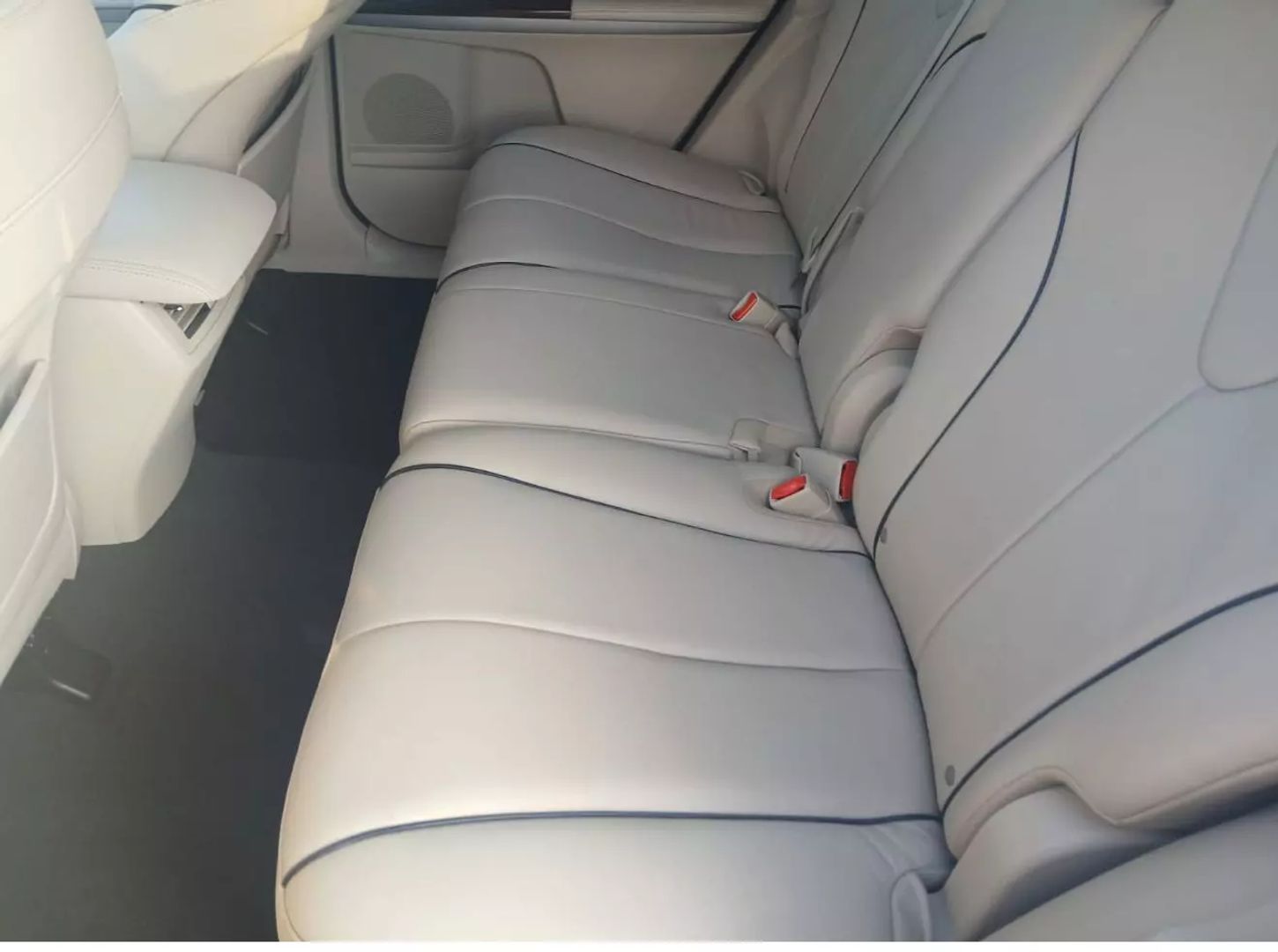 2012 Toyota Venza - Image 8