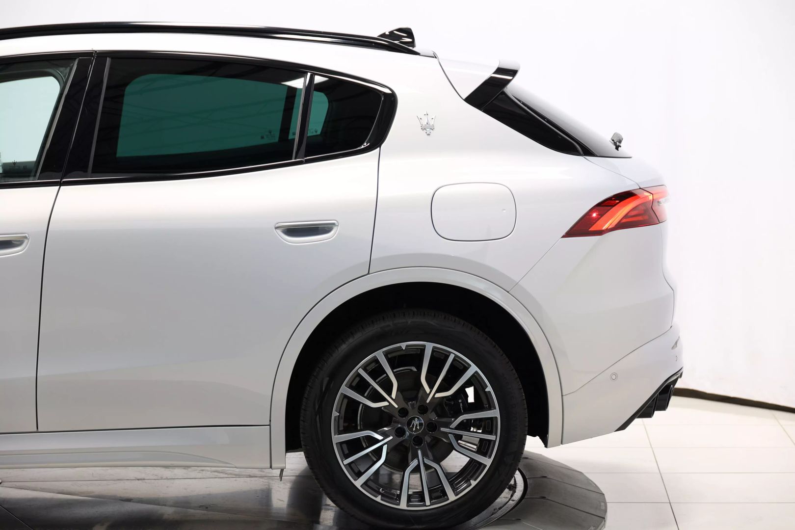 2023 Maserati Grecale - Image 8