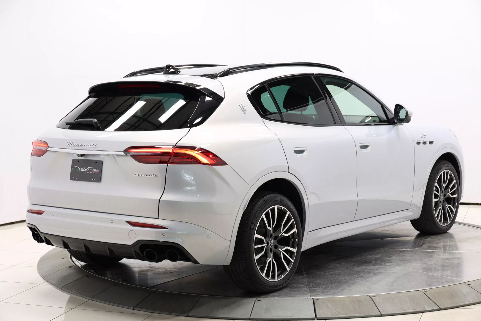 2023 Maserati Grecale - Image 4